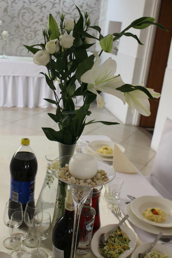 Restauracja Hotel Kassandra Września المظهر الخارجي الصورة